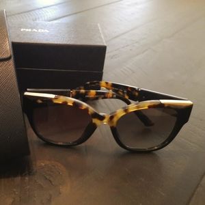 Prada 14WS 14 3890A7 Black Tortoise Sunglasses PR14WS Retails $391